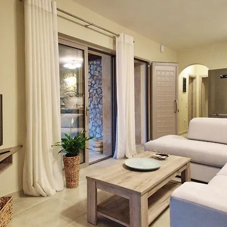 ヴィラ Kleismata Sleeps 6 T674409