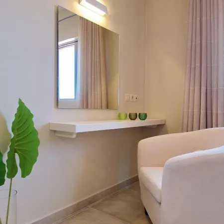 Kleismata Sleeps 6 T674409 * Klísmata